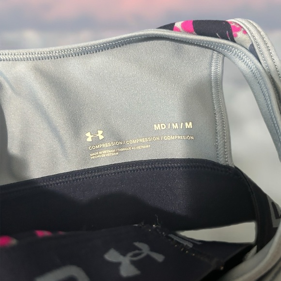 Under Armour Navy Tank and Pink Animal Print Leggings and sports bra. 3 Pieces - Picture 8 of 12